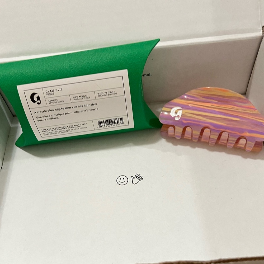NIB/RARE /SOLD OUT/ LIMITED EDITION Glossier 2024 summer capsule HAIR CLAW!!